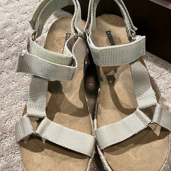 Cushionaire Women’s Summer Sandals, Velcro Strap, Size 10, NWT - Picture 3 of 16